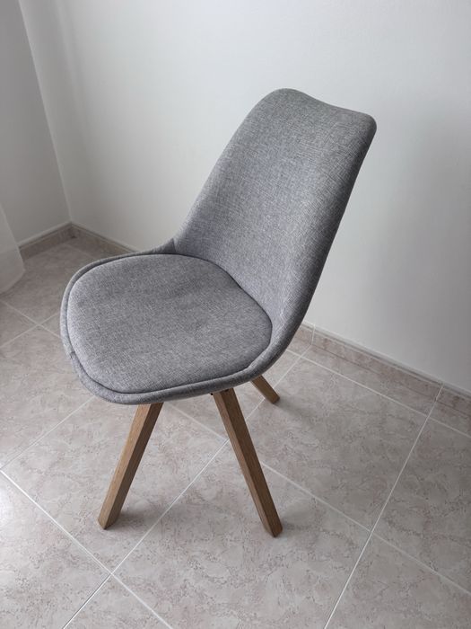 Cadeira JYSK rotativa