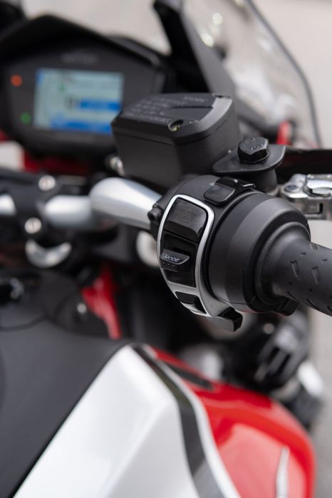 MOTO GUZZI V85 TT 2020