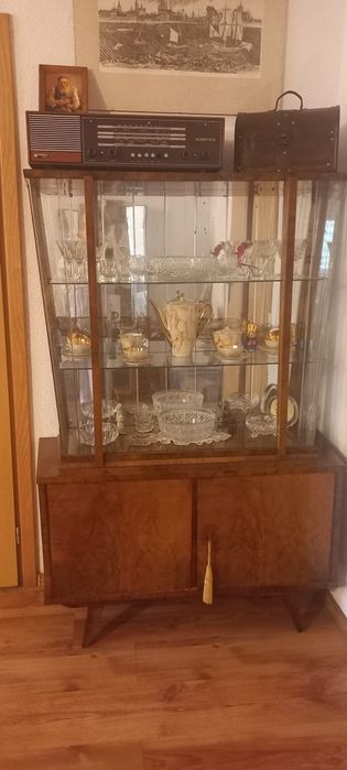 Serwantka, szklana komoda, witryna