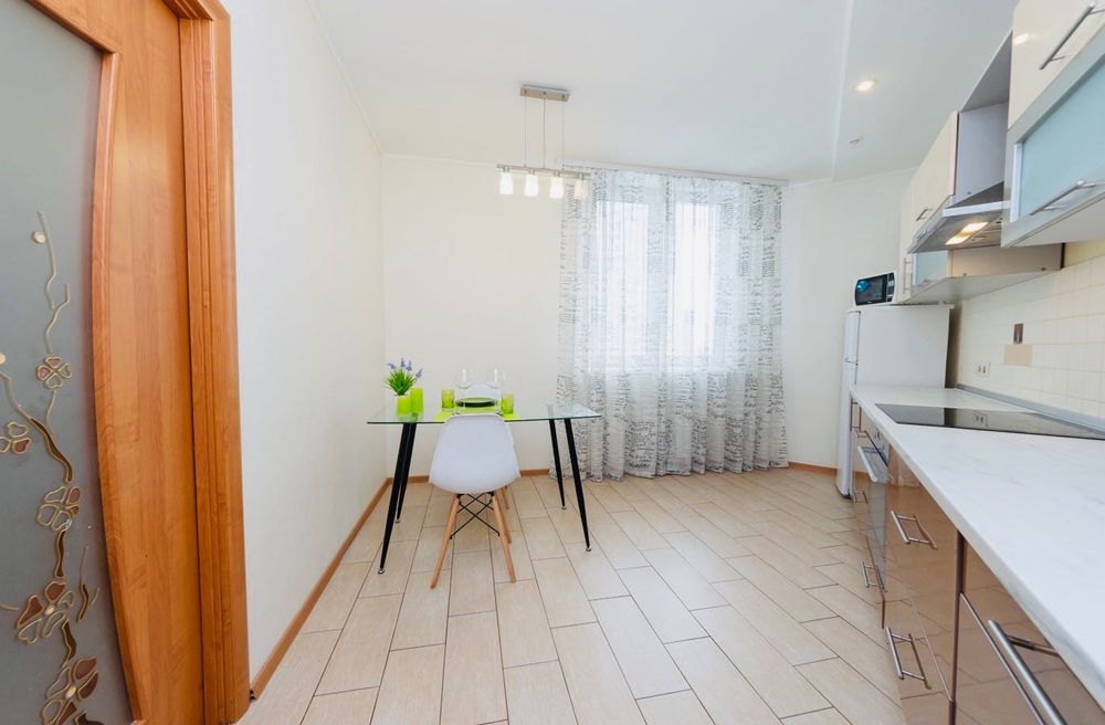 Подобово БУДИНОК НА ГЕНЕРАТОРІ. Ліфти вода цілодобово.