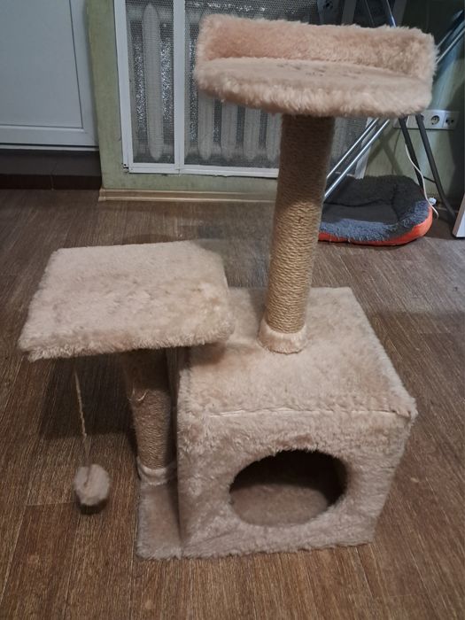Дім-лежанка з кігтеточкою