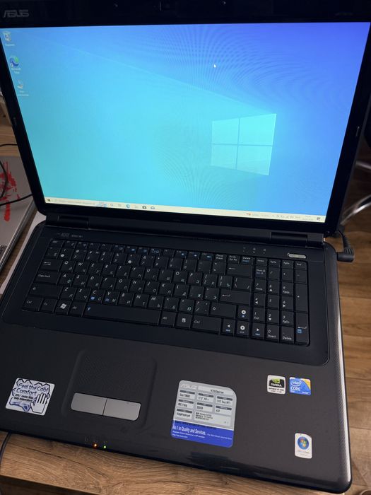 Laptop ASUS 17’’ 320gb, 4 gb