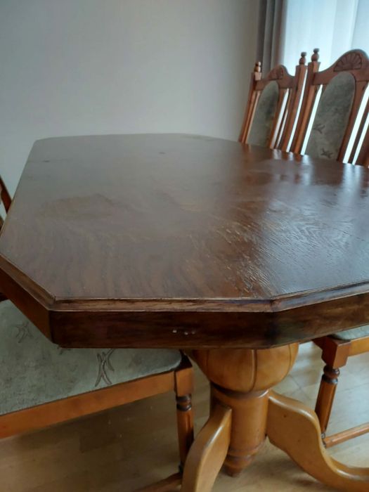 Dąb Rustykalny zestaw mebli  komoda+ witryna+ stol z krzeslami