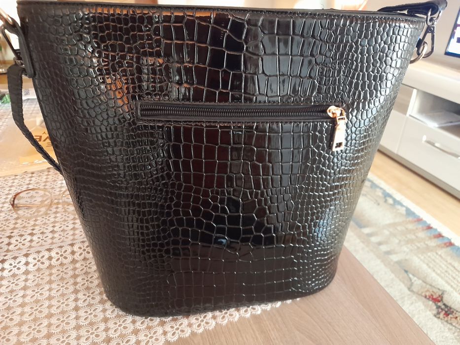 Torebka czarna na ramię