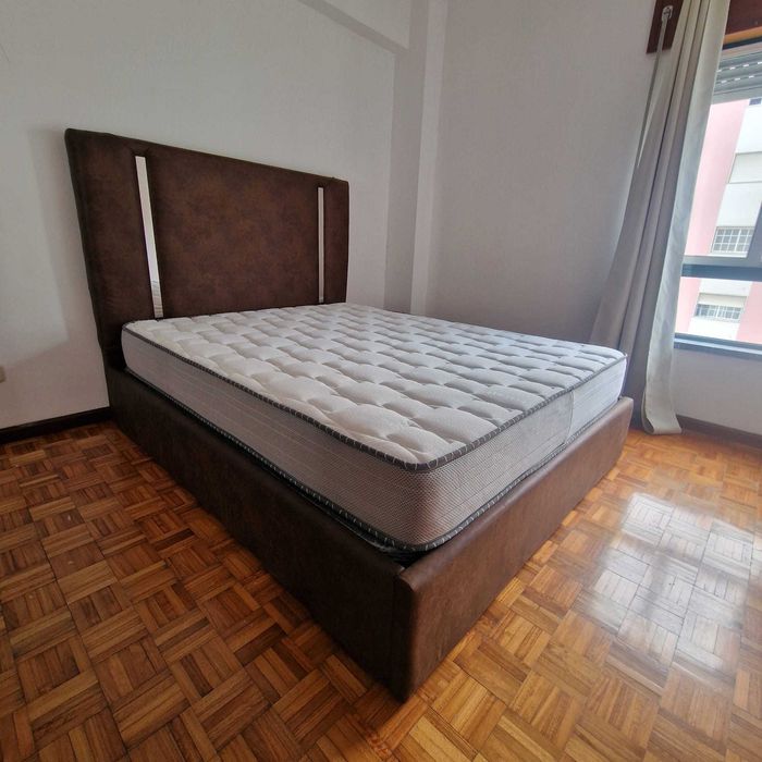 Camas De Casal Estofadas ALTA GAMA - MODELO TABELHA - Top de Gama 190x140m Estrado Incluído!!