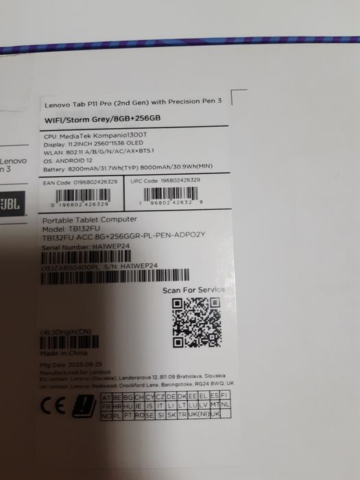 tablet Lenovo Tab P11 Pro 8GB/256GB, malo używany, etui + klawiatura