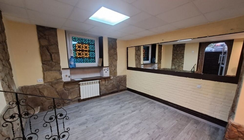 Продаж приміщення в центрі вул. Валова
