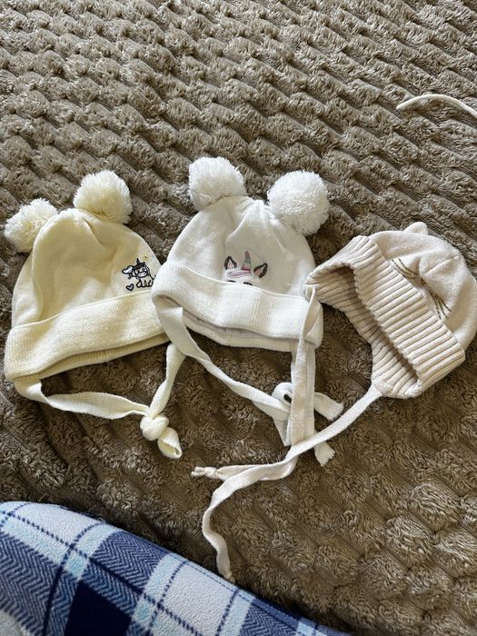 Детские шапки на 3-9 місяців