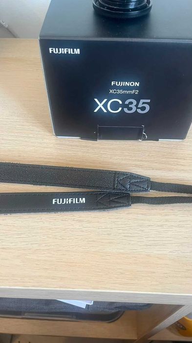 [Como Nova] Fujifilm X-S20 + Lente XC 35mm f/2 + Lente XC 15-45mm (Kit Completo)