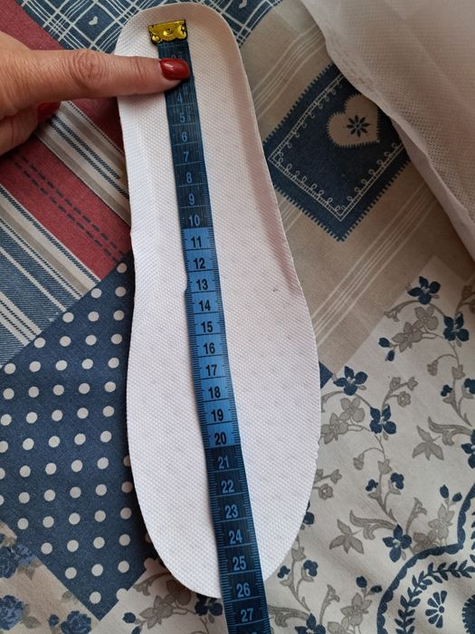 Продам.  кросівки.