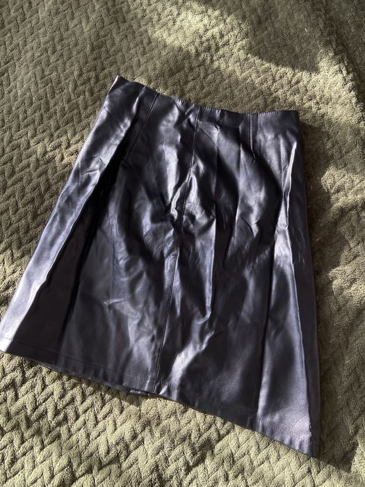 Шкіряна спідниця