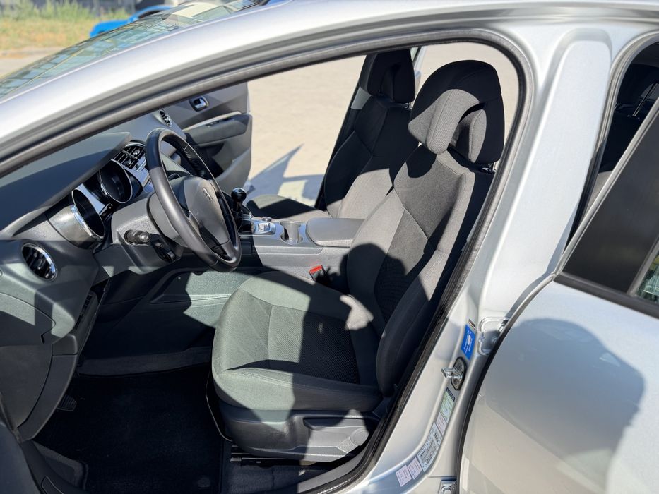 В продажі Peugeot 3008 , 1.6 МРІ бензин , в рідній фарбі, 2012р
