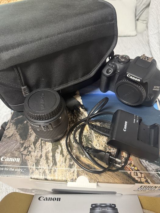 Canon EOS 2000D com Travel Kit