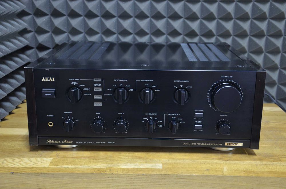 Wzmacniacz AKAI AM-93