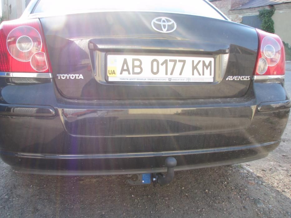 Фаркоп Toyota Avensis T22, T25, T27. Прицепное Тойота Авенсис