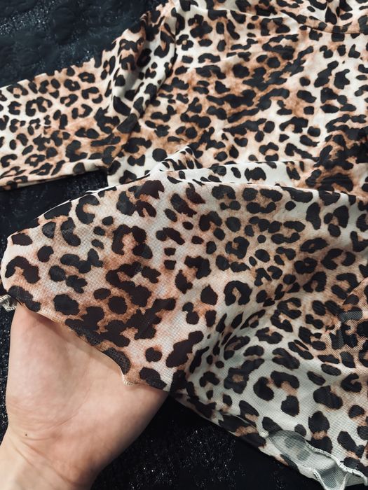 Camisola com gola tigresa