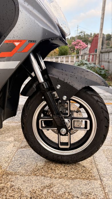 Scooter Elétrica GOOSE TWOL | 25 km/h | Apenas 173 km | 600€