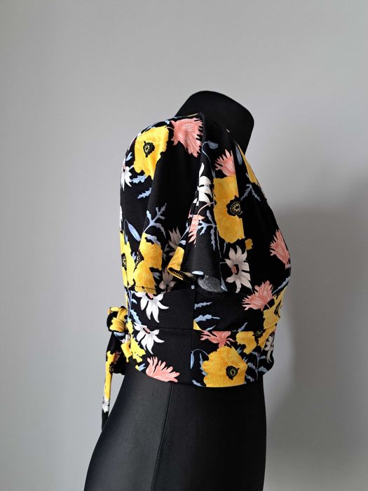 H&M piękny kwiatowy crop top bluzka S/36
