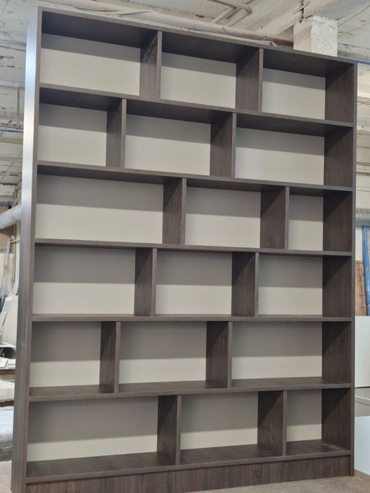 Dwa regały na książki