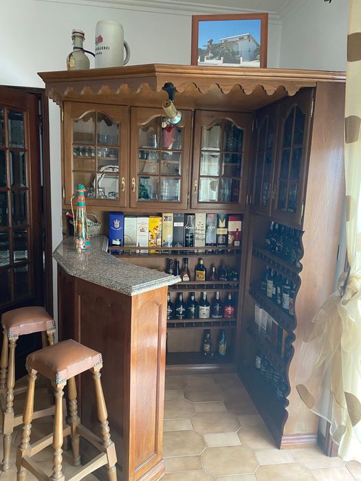 Sala de jantar com bar