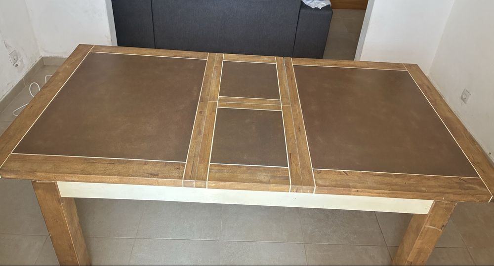 Mesa de  jantar de madeira maciça - Extensível