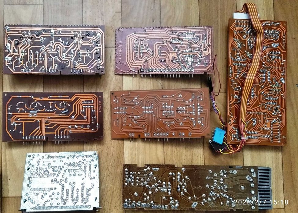 ЛОТ : Плати / Запчатини Маяк 233 - 232 і не тільки.