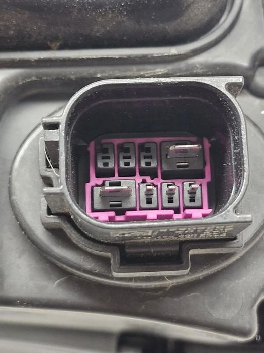 audi a4 b9 lift lampa lewa przód 8w0941011