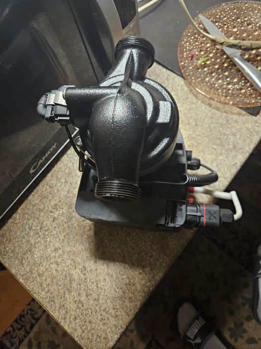 Pompa obiegowa używana w pełni sprawna  cena do negocjacji