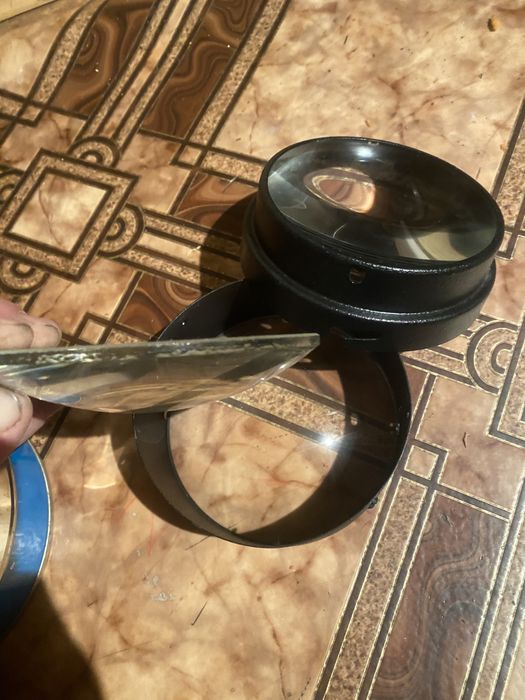 Линза увеличительное стекло