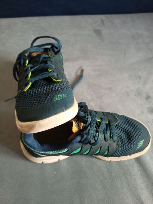 Кроссовки 34размера, Индонезия