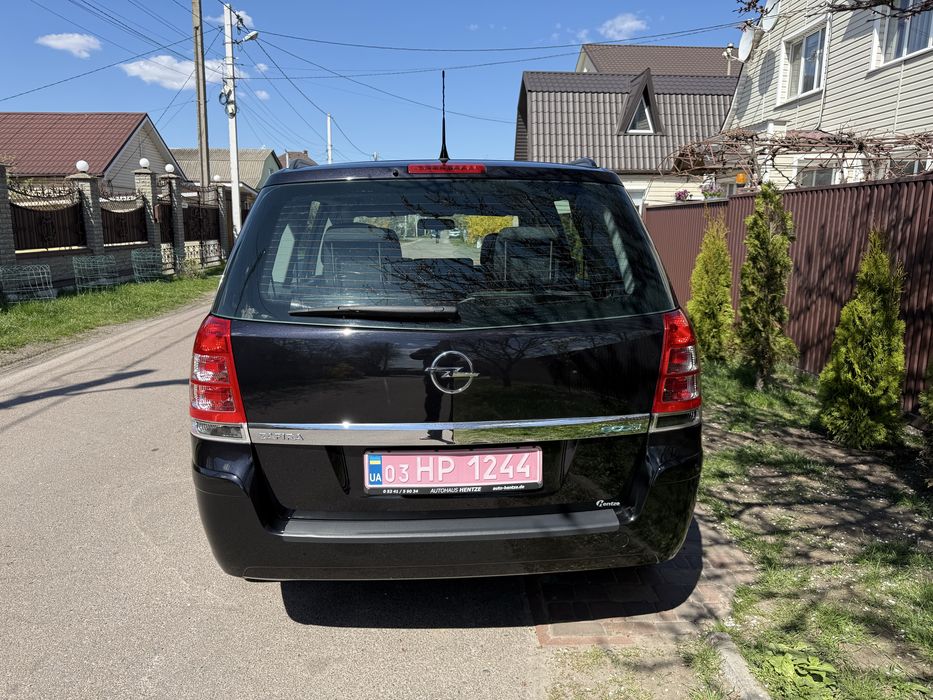 Opel Zafira з Німеччини Розмитнена 7 місць
