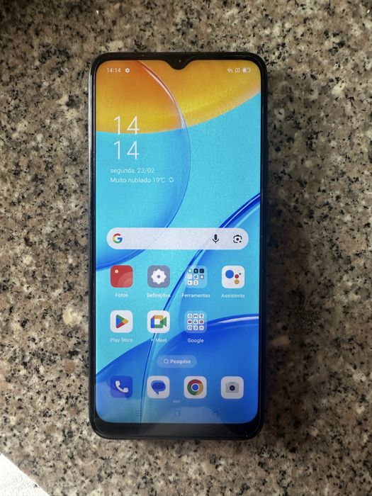 Oppo A15.