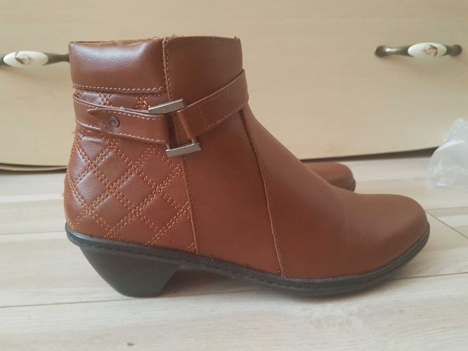 Ботинки демисезонные новые