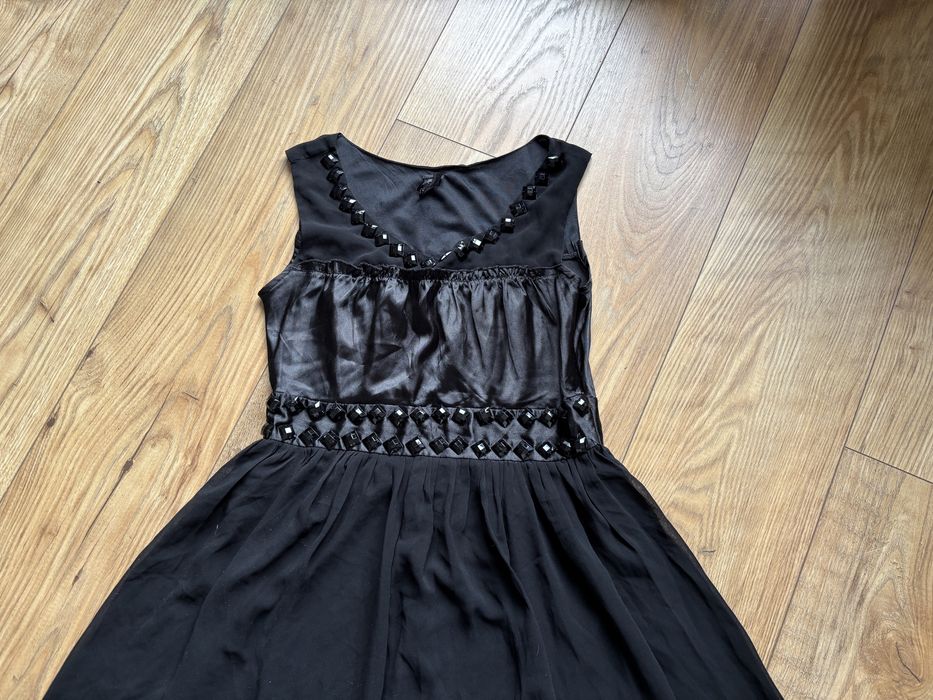 Czarna sukienka z koralikami rozm s