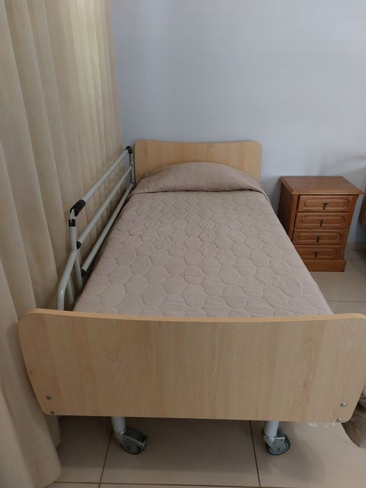 Cama Hospitalar articulada