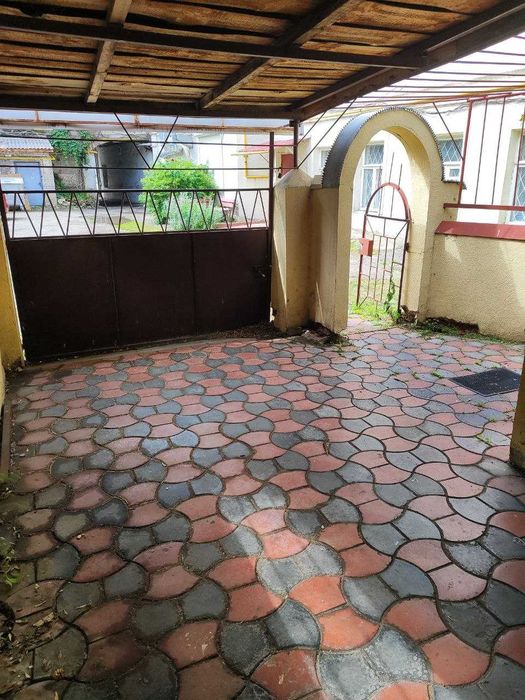 2к.кв. Тихий центр, Стрелка