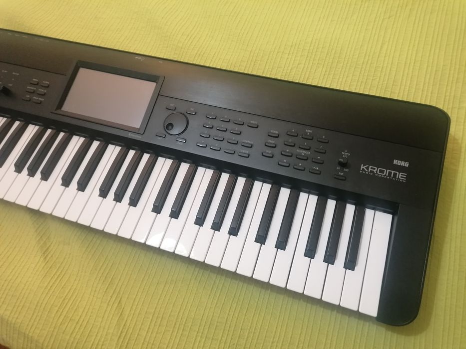 Korg krome 61 bom estado