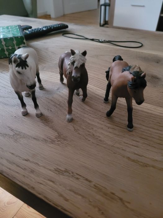 Sprzedam koniki schleich