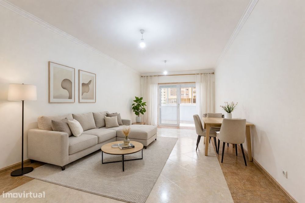 T3 com óptimas áreas e 1 Lugar de garagem, na II Fase Quinta da Piedad