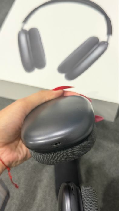Оригінальні airpods max