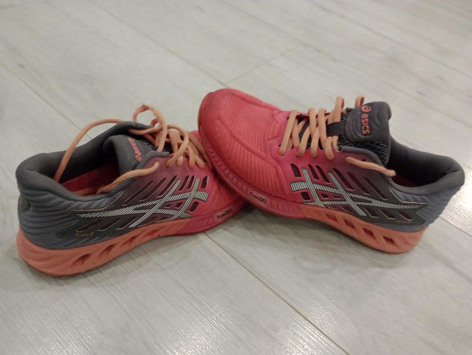 Buty Asics 35.5 st wkładka 22.5