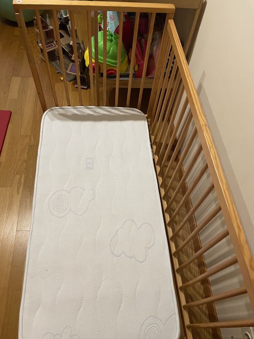 Cama de grades com colchão incluído