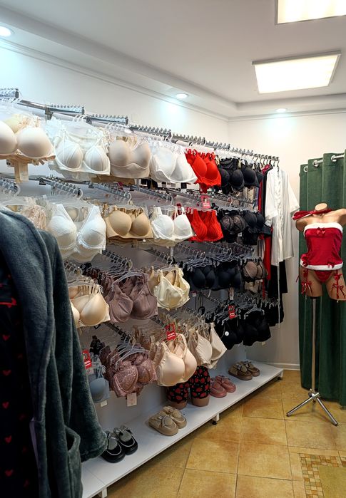 Продаж діючого магазину білизни та аксесуарів