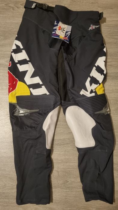 OFERTA Calças NOVAS (Para mota , red bull)