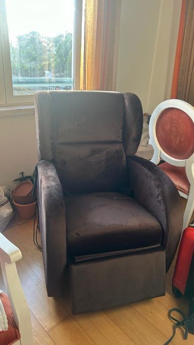 Cadeirão Elétrico reclinável com motor para apoio para levante