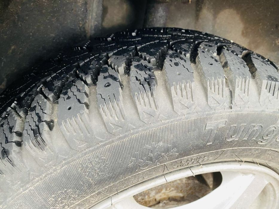 Машину Чери Амулет бензин в хорошем  состоянии