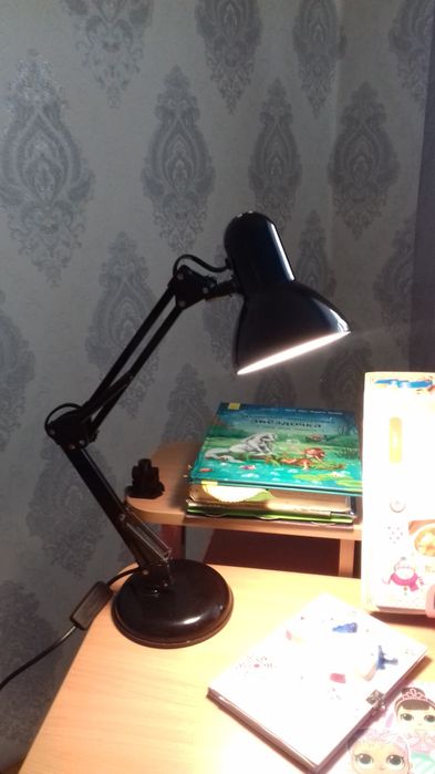 Продам лампу настільну, нова