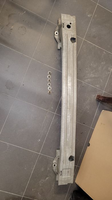 Belka zderzaka astra j hatchback 2010