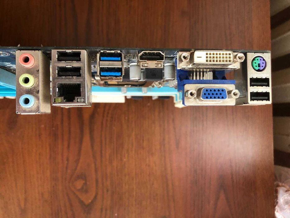 Материнська плата GIGABYTE GA-H77-DS3H