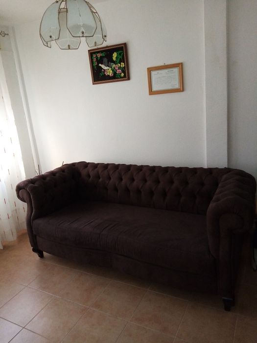 3 sofás, 1 de 3 lugares e 2 de 1 lugar